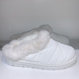 WHITE QUILTED FUR CLOGS